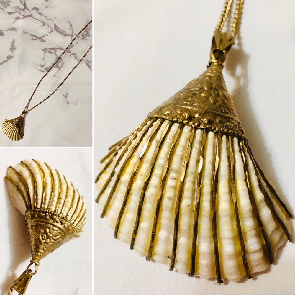 VTG Brass Gold Lined Clam Shell Pendant Necklace